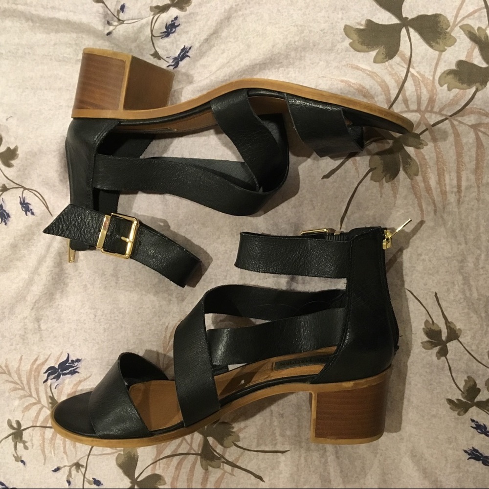 Leather cross strap sandals